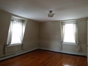 977 Whalley Ave, Unit Unit3 in New Haven, CT - Building Photo - Building Photo