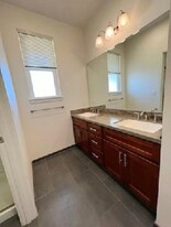 724 Kakala St in Kapolei, HI - Building Photo