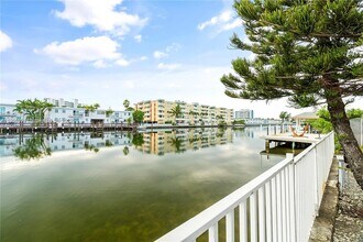 7975 Crespi Blvd in Miami Beach, FL - Building Photo - Building Photo