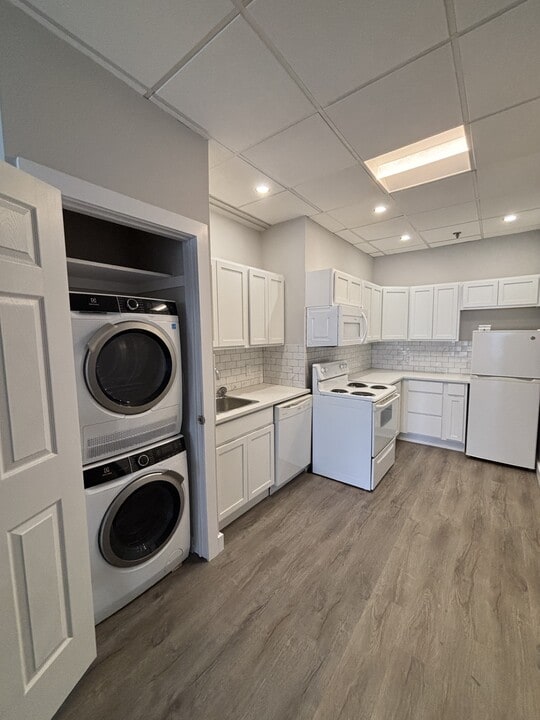 24 Dundas St in Dartmouth, NS - Building Photo