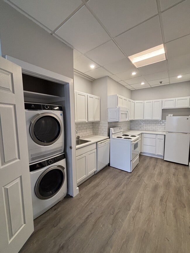 property at 24 Dundas St