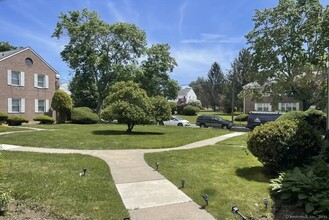 30 Standish Rd in Stamford, CT - Building Photo - Building Photo