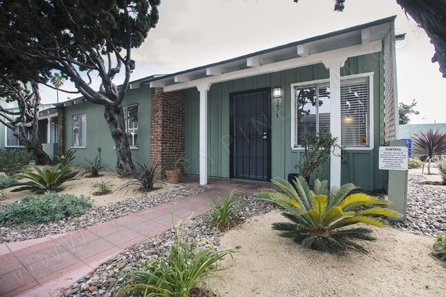property at 1617 Scott St