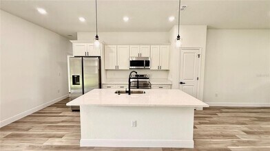 1852 W Quaker Ln in Citrus Springs, FL - Building Photo - Building Photo