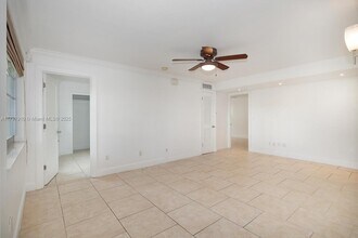 220 Washington Ave, Unit 3A in Miami Beach, FL - Building Photo - Building Photo