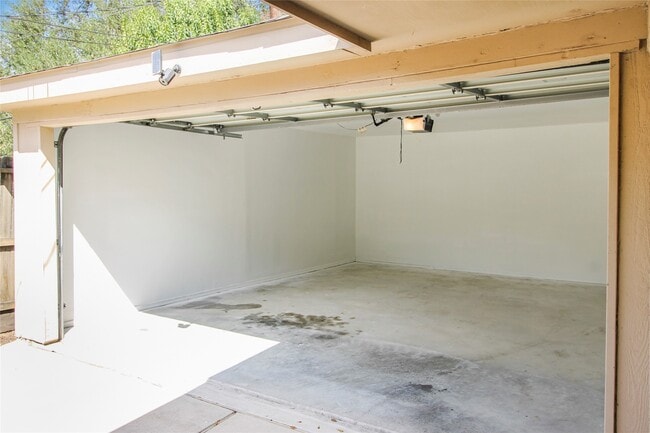 5738 Willowbend Blvd