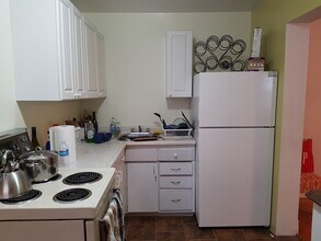 394 Brock St in Kingston, ON - Building Photo - Building Photo