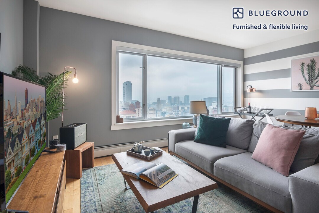 899 Pine St in San Francisco, CA - Building Photo