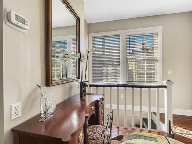 209 W Bolton St in Savannah, GA - Building Photo - Building Photo