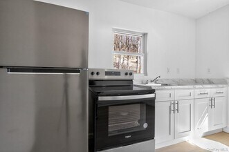 2016 Old Rte 17 in Roscoe, NY - Foto de edificio - Building Photo