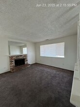 2113 W Inyo Ave in Tulare, CA - Building Photo - Building Photo