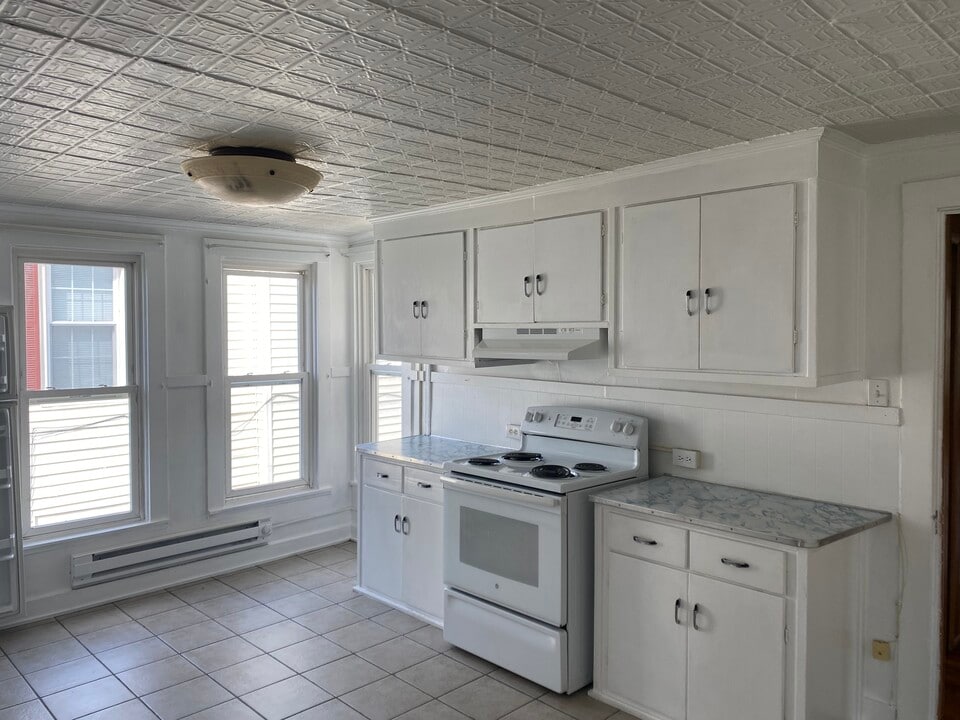 60 George St, Unit 2 in Troy, NY - Building Photo
