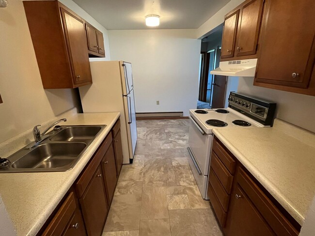 410 4th Ave NE in Watertown, SD - Building Photo - Building Photo