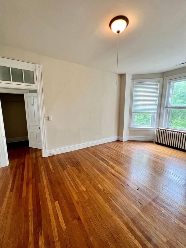 property at 3127 W Franklin St