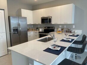 12213 NW 23rd Ct in Miami, FL - Building Photo - Building Photo