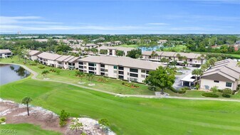 5905 Trailwinds Dr in Ft. Myers, FL - Building Photo