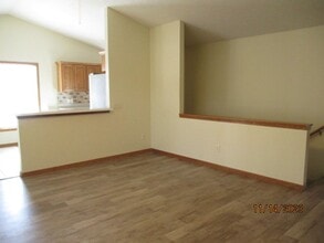 1321 Overbrooke Dr in Junction City, KS - Building Photo - Building Photo