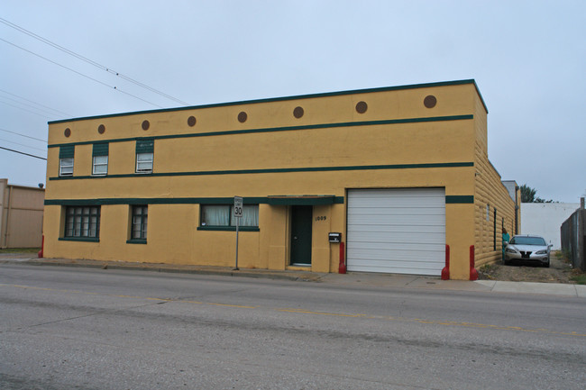 1009 E Harry St in Wichita, KS - Building Photo - Building Photo