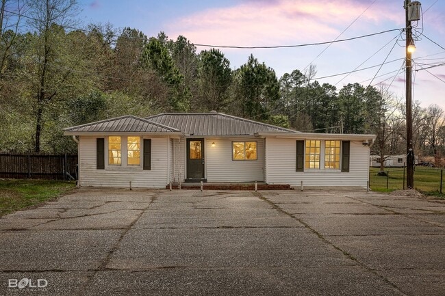 5834 US-80 in Princeton, LA - Building Photo - Building Photo