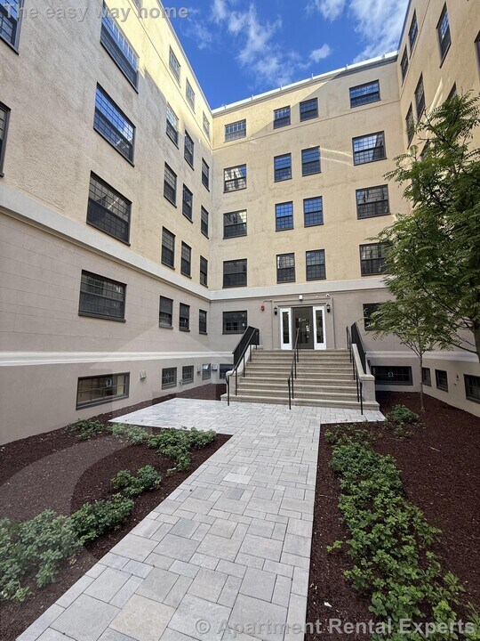 1200 Massachusetts Ave in Cambridge, MA - Building Photo