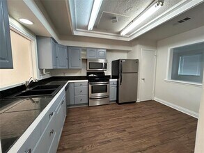 193 World of Tennis Sq in Lakeway, TX - Building Photo - Building Photo