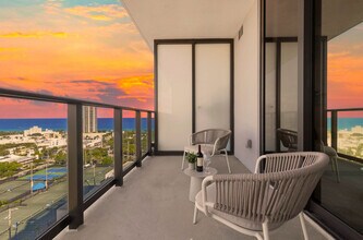 7144 Byron Ave in Miami Beach, FL - Foto de edificio - Building Photo