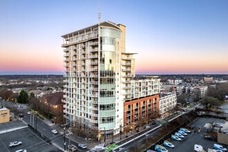 Courtside Condominiums in Charlotte, NC - Building Photo - Building Photo