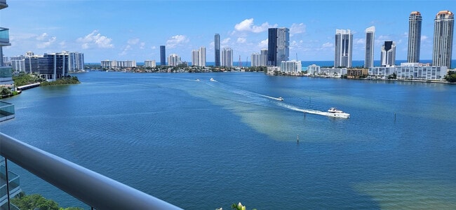 2600 Island Blvd in Aventura, FL - Building Photo - Building Photo