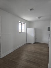 120 W 10th St in Hialeah, FL - Building Photo - Building Photo