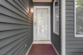 22 Mission Hills Rd in Annandale, NJ - Building Photo - Building Photo