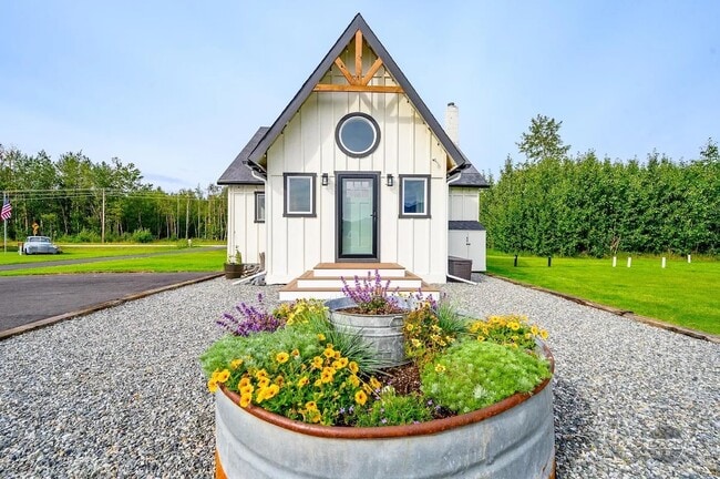 property at 4650 Bodenburg Loop