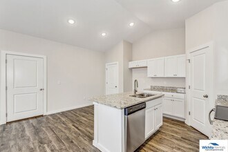 536 E Martens Ct in Goddard, KS - Building Photo - Building Photo