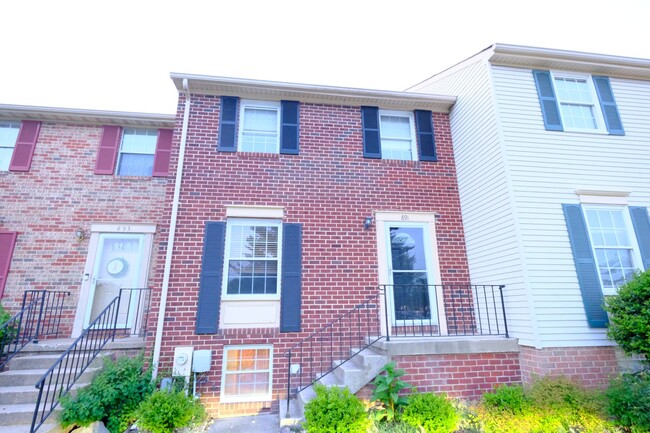 property at 891 New London Harbour
