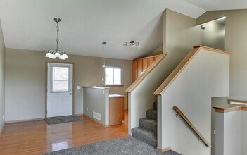 15304 Bondesson St in Bennington, NE - Building Photo - Building Photo