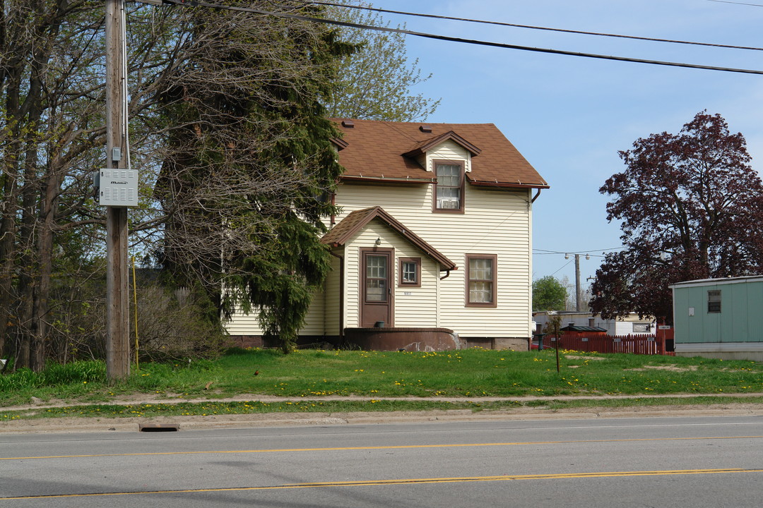 Rotunda Mobile Home Park in Lansing, MI - Building Photo