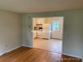 35 Yale St in Bangor, ME - Building Photo