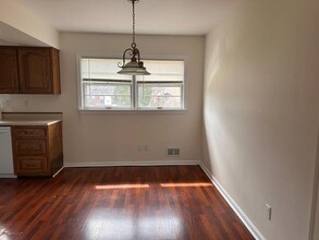 6018 Bay Pine Dr in Louisville, KY - Building Photo - Building Photo