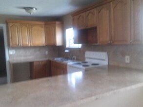 2844 NW 22nd Ct in Miami, FL - Building Photo - Building Photo