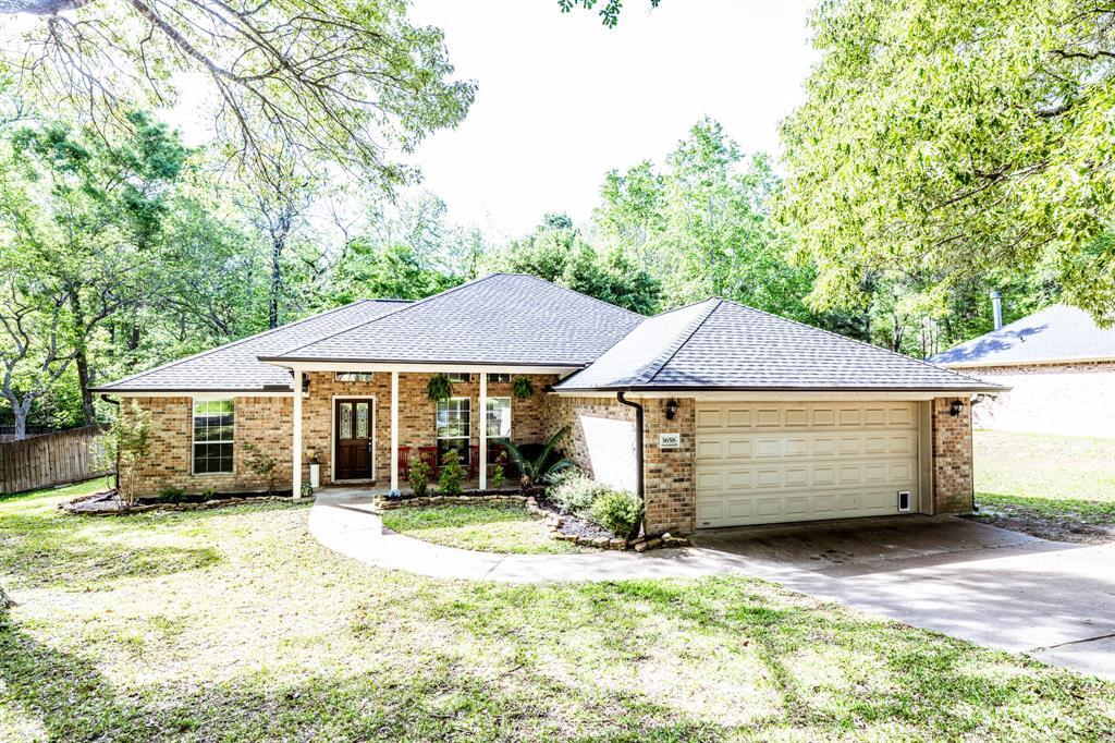 3658 Red Bud Ln in Huntsville, TX - Building Photo