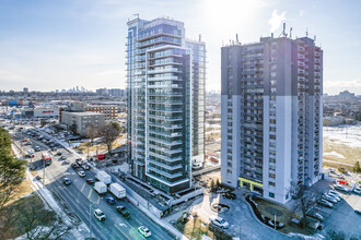 7 On The Park Condos in Toronto, ON - Building Photo - Building Photo