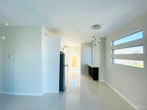 13 W Rutherford Ave in Edinburg, TX - Building Photo - Building Photo