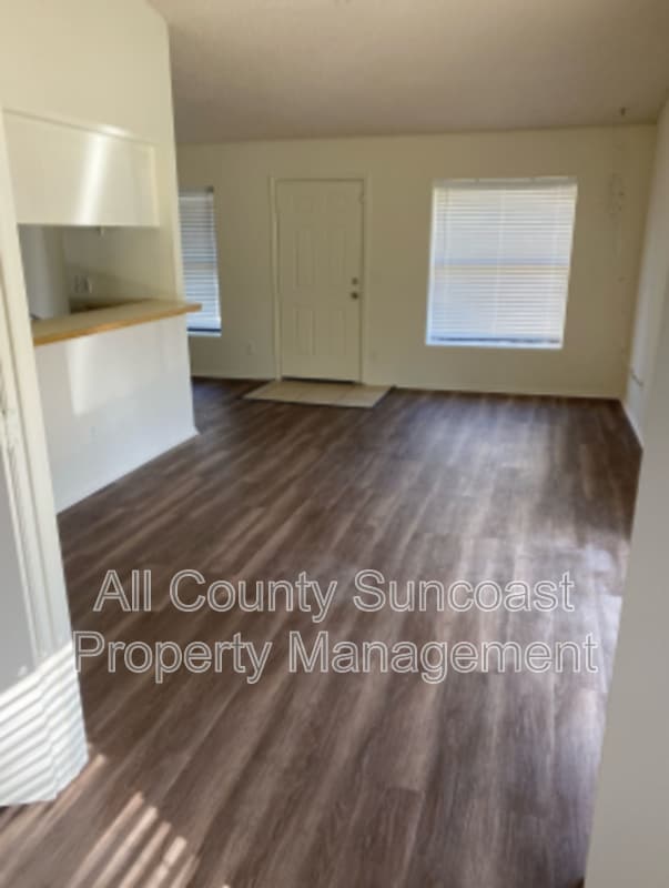 536 E Curlew Pl in Tarpon Springs, FL - Building Photo - Building Photo