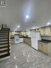 225 Cox Mill Rd in Barrie, ON - Building Photo - Building Photo