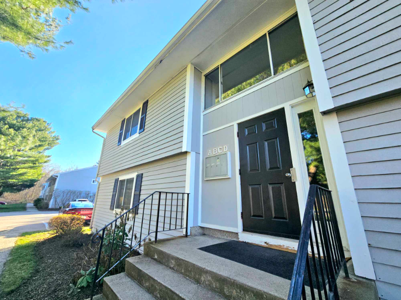 19 Beal's Cove Rd in Hingham, MA - Building Photo
