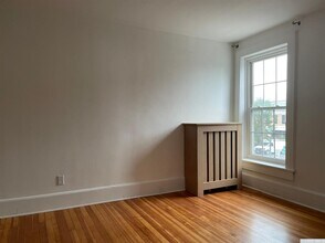 502 Warren St in Hudson, NY - Building Photo - Building Photo