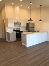 409-12 S Parkway Ave in Battle Ground, WA - Building Photo - Building Photo