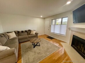 15 Perry Ave in Norwalk, CT - Building Photo - Building Photo