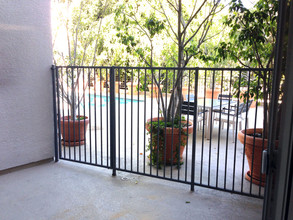 884 Palm Ave-Unit -furnished in West Hollywood, CA - Foto de edificio - Building Photo