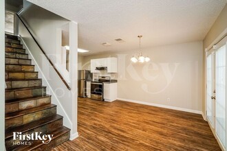 6735 Sunlit Pass Dr in San Antonio, TX - Foto de edificio - Building Photo