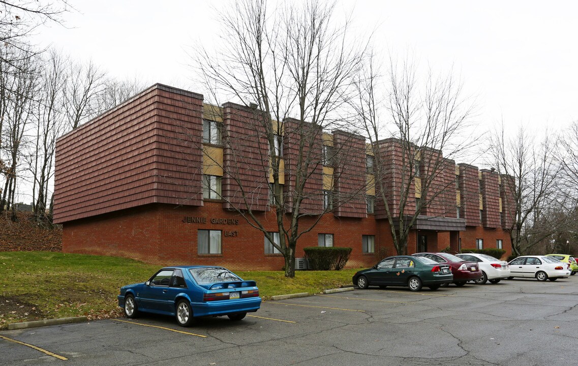 Jennie Gardens Apartments in Beaver Falls, PA - Building Photo